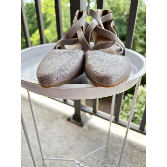 Eileen Fisher Metallic Comfort Heels - Picture 4 of 6